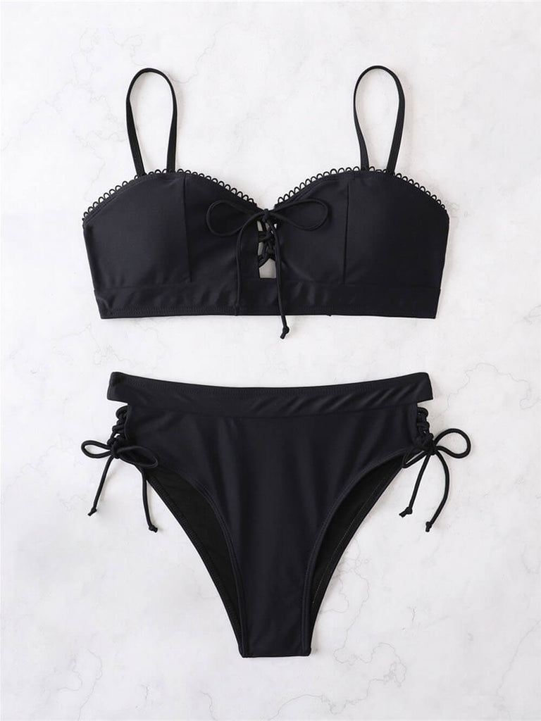 Ensemble bikini string en dentelle bord de mer Sunny