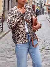 Indlæs billede til gallerivisning Classic Leopard Print Collarless Button-Down Jacket