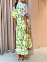 Lataa kuva Galleria-katseluun, Multicolor Paneled Shirt-Style Midi Dress