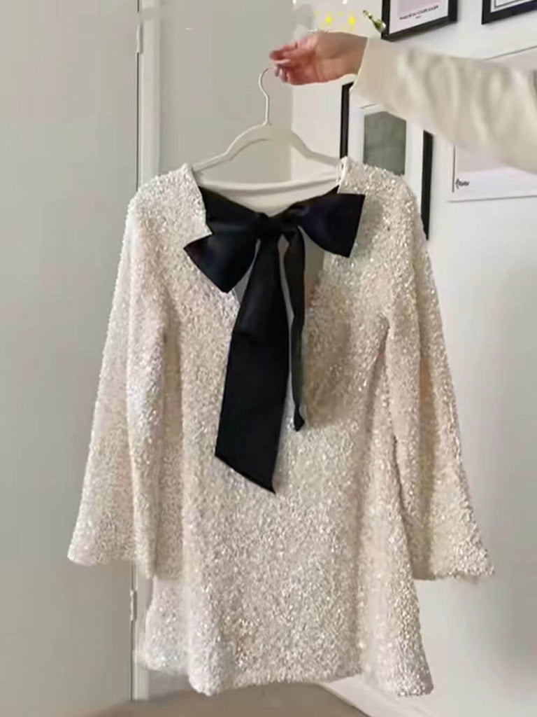 Robe à paillettes avec lien dans le dos