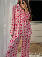 Laden Sie das Bild in den Galerie-Viewer, Heart-Shaped Printed Loose Patchwork Pajama Set