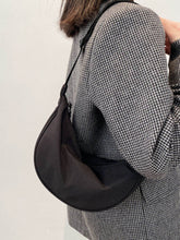 Carregar imagem no visualizador da galeria, Trendy One-Shoulder Cross-Body Dumpling Bags