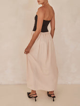 画像をギャラリービューアに読み込む, Strapless Black And Sand Paneled Maxi Dress