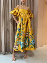 Carregar imagem no visualizador da galeria, Marigold Printed Gathered Sleeve Pocketed A-Line Midi Dress