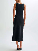 Load image into Gallery viewer, Elegant Crew Neck Buttoned Sleeveless Knit Midi Dress