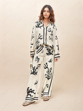 Load image into Gallery viewer, Wide-Leg Silhouette Printed Pants