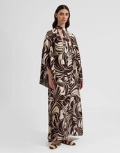 Load image into Gallery viewer, Long Flowing Casual and Fashionable Maxi Dress