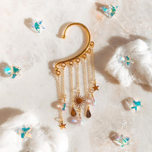 Carregar imagem no visualizador da galeria, Moon &amp; Star Crystal Tear Drops Ear Cuffs