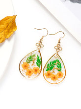 Load image into Gallery viewer, Forget-me-not Resin Gold Foil Earrings