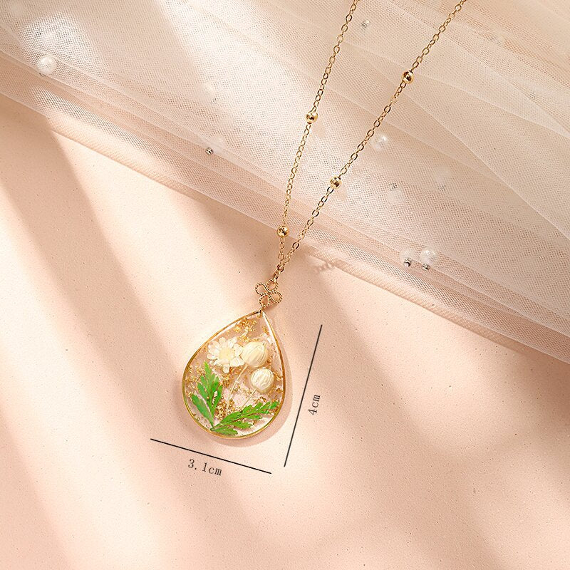 Acacia Seed Resin Dried Flower Necklace