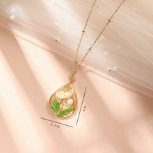 Load image into Gallery viewer, Acacia Seed Resin Dried Flower Necklace