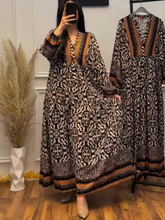 Load image into Gallery viewer, Contrast color V-neck long sleeve printed dress