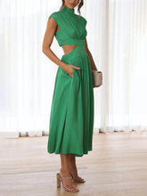 Lataa kuva Galleria-katseluun, Cutout Waist Pocketed Vacation Midi Dress