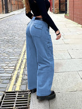 Load image into Gallery viewer, Versatile Multi-Pocket Loose Fit Cargo Jeans