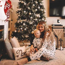 Carregar imagem no visualizador da galeria, Holiday Family Matching Pajamas Set