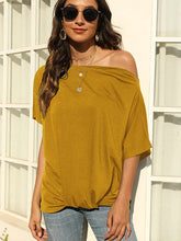 Carica l&#39;immagine nel visualizzatore di Gallery, Solid Color Off-Shoulder T-Shirt