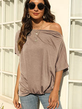 Carica l&#39;immagine nel visualizzatore di Gallery, Solid Color Off-Shoulder T-Shirt