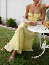 Laden Sie das Bild in den Galerie-Viewer, Magical Moments Midi Dress Yellow