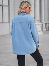 Carica l&#39;immagine nel visualizzatore di Gallery, Slim-Fit Light Wash Denim Shirt