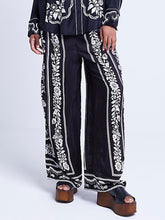 Load image into Gallery viewer, Unique Western Floral Print Elastic Pocket Wide Leg Pants