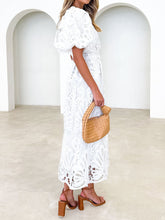 Carregar imagem no visualizador da galeria, Puff Sleeve Lace Midi Dress