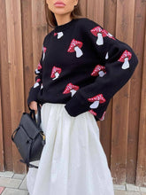 Laden Sie das Bild in den Galerie-Viewer, Mushroom Pattern Contrast Pullover Sweater