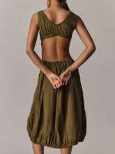 Lataa kuva Galleria-katseluun, Daily Practice Fastpack Bubble-Hem Midi Dress