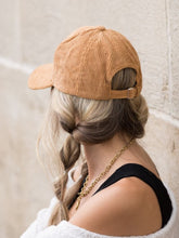 Laden Sie das Bild in den Galerie-Viewer, Corduroy Boyfriend Ball Cap