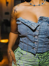 Carica l&#39;immagine nel visualizzatore di Gallery, Trendy Denim Buttoned Top