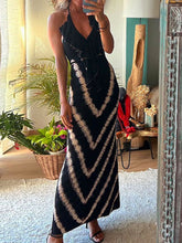 Laden Sie das Bild in den Galerie-Viewer, Paulawow Halter V Neck Ruffle Drape Front Printed Maxi Dress