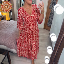 Carregar imagem no visualizador da galeria, Bohemian Casual Print V-Neck Shirred Waist Long Dress