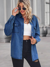 Carica l&#39;immagine nel visualizzatore di Gallery, Slim-Fit Light Wash Denim Shirt