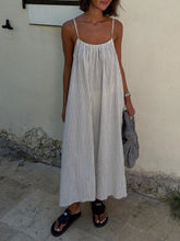 Carregar imagem no visualizador da galeria, Low Back With Gray Stripes White Long Dress