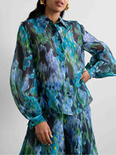 Carregar imagem no visualizador da galeria, Exquisite Abstract Floral Print Long-Sleeved Shirt