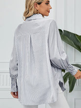 Load image into Gallery viewer, Loose-Fit Pleated Cuff Striped Shirt