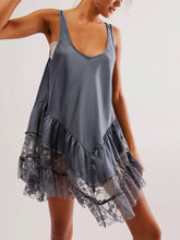 Laden Sie das Bild in den Galerie-Viewer, Sleeveless Lace Panel Mini Dress