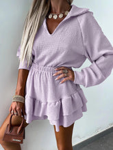 Carregar imagem no visualizador da galeria, V-Neck Women&#39;s Shirt And Flared Skort Two-Piece Set