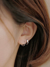 画像をギャラリービューアに読み込む, S925 Minimal Spiral Hoop Twist Earrings