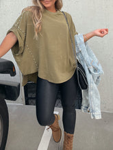 Laden Sie das Bild in den Galerie-Viewer, Roll Up Sleeve Studded Oversized Tee