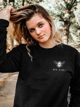 Carregar imagem no visualizador da galeria, Bee Kind Sweatshirt