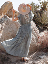 Carica l&#39;immagine nel visualizzatore di Gallery, Button Cotton Linen Perfect Beach Boho Maxi Dress