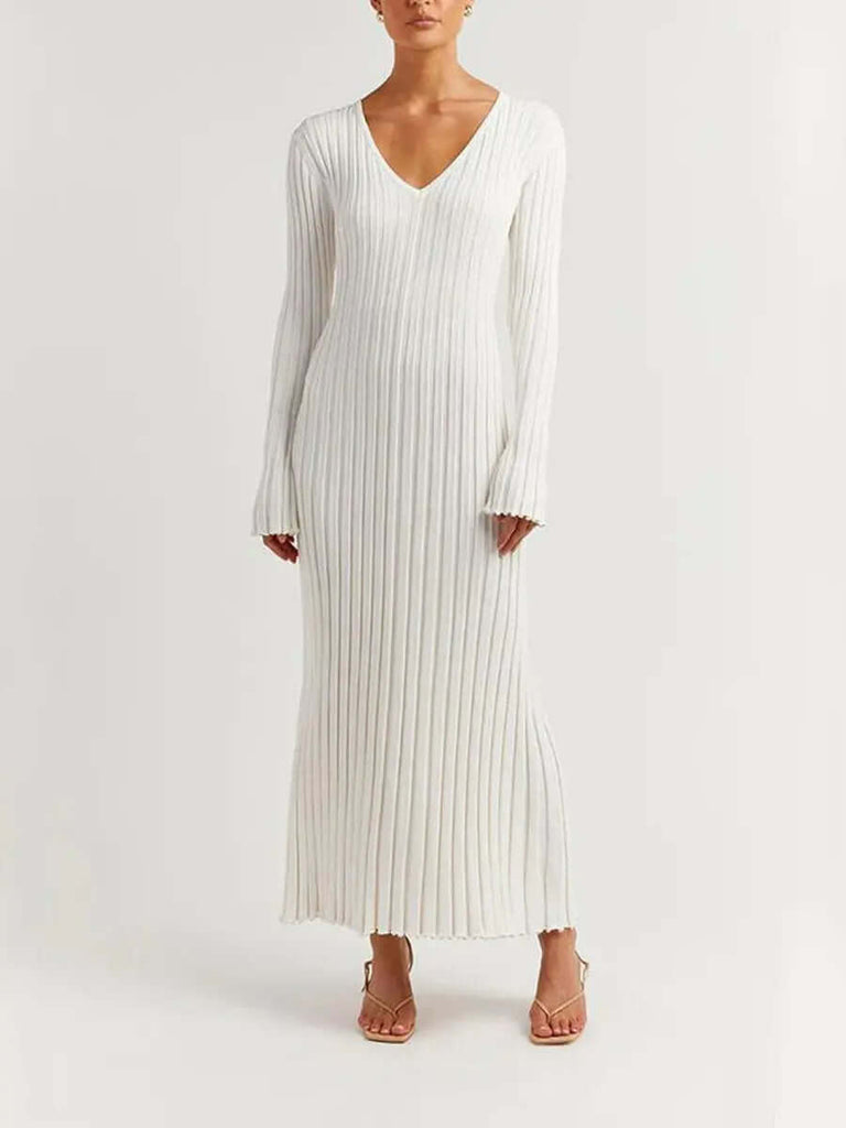 Robe longue en tricot à col en V et manches à volants 