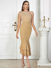 Lataa kuva Galleria-katseluun, One-Shoulder Mesh Backless Dress