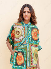 Görseli Galeri görüntüleyiciye yükleyin, Sunflower Print Button-Down Oversized Shirt