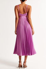 Görseli Galeri görüntüleyiciye yükleyin, V Neck Cut Out Waist Sleeveless Pleated Maxi Dress