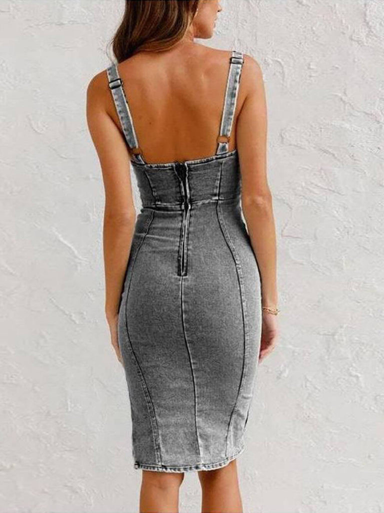 Robe midi extensible et zippée en denim à bretelles réglables, incontournable de cette saison