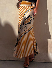 画像をギャラリービューアに読み込む, High Waist Stripes Splice Printed Maxi Irregular Skirt