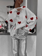 Lataa kuva Galleria-katseluun, Heart Knit Sweatshirt