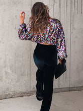 Laden Sie das Bild in den Galerie-Viewer, Always A Celebration Sequin Crop Top