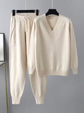 Laden Sie das Bild in den Galerie-Viewer, Luxury Pullover &amp; Matching Pants Set